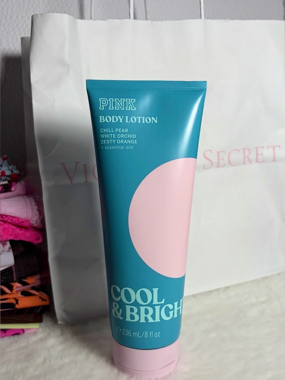 PINK Victoria’s Secret - COOL & BRIGHT Fragrant Body Lotion